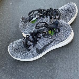 Nike Oreo Sneakers (Size 7)